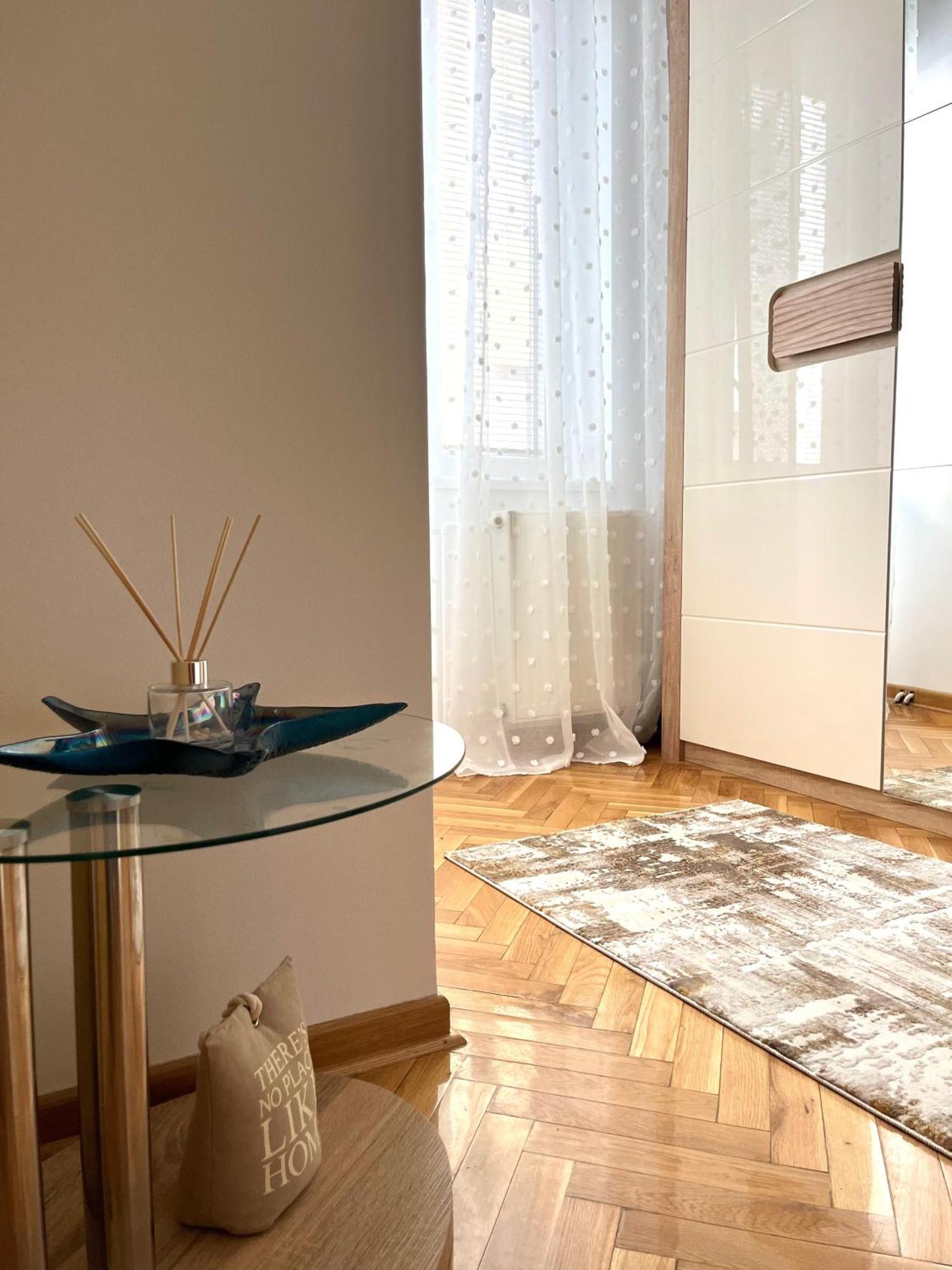 Lumo Apartamento Ni Exterior foto