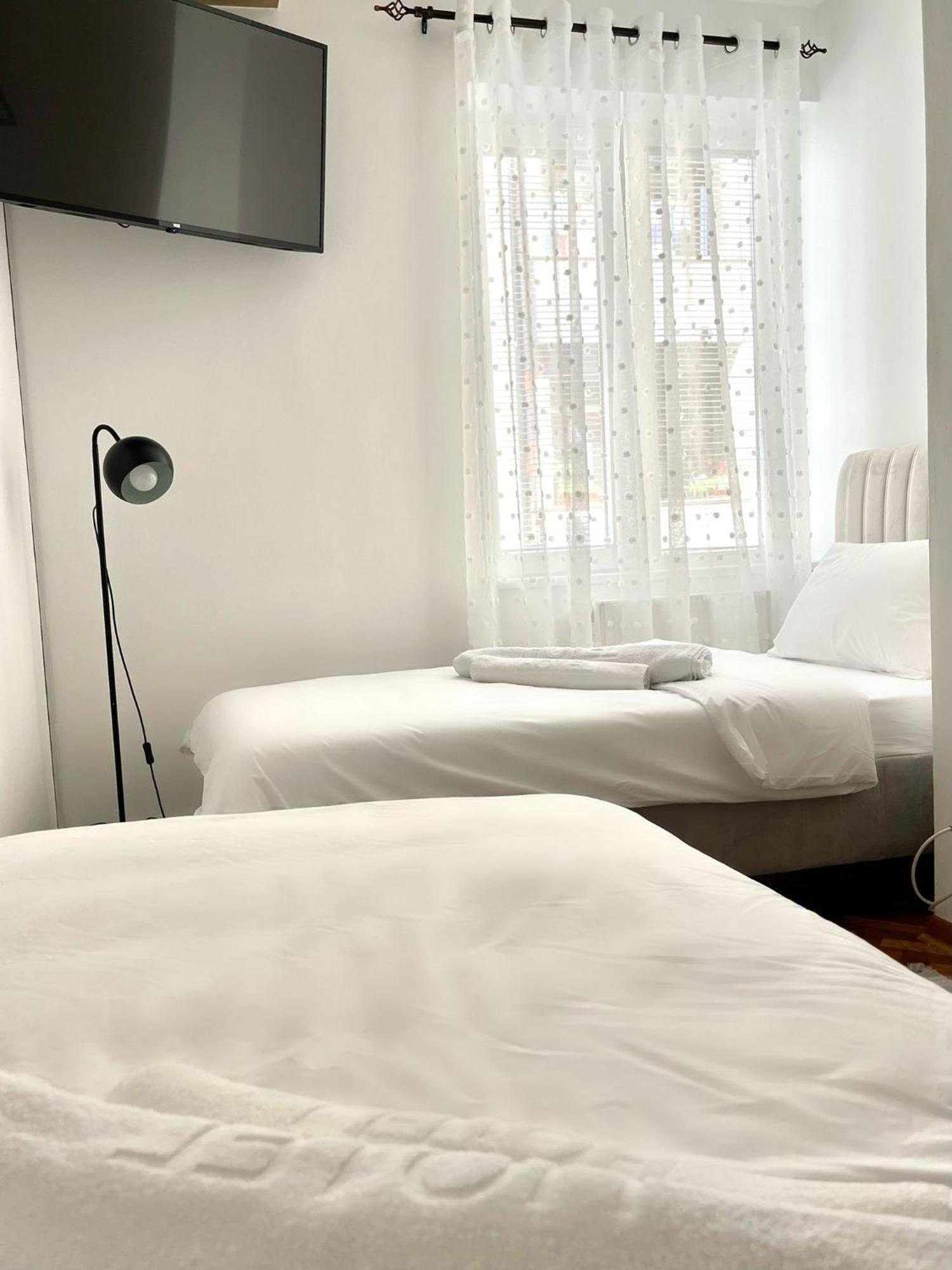 Lumo Apartamento Ni Exterior foto