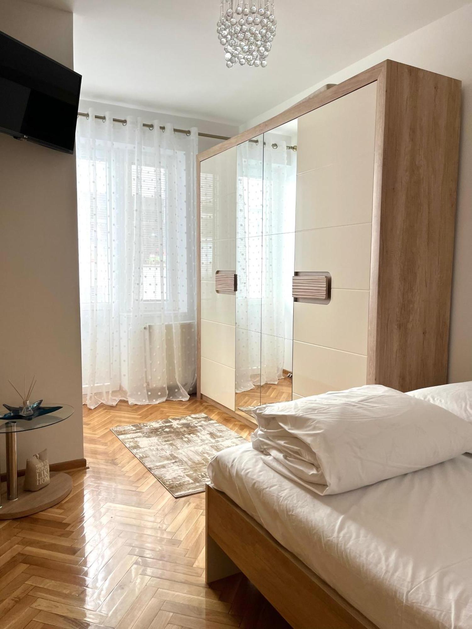 Lumo Apartamento Ni Exterior foto
