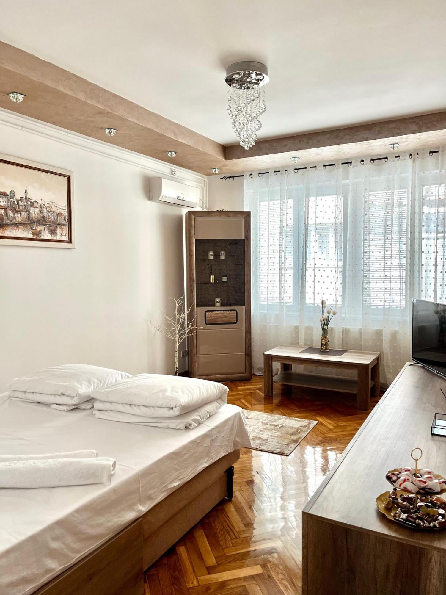 Lumo Apartamento Ni Exterior foto